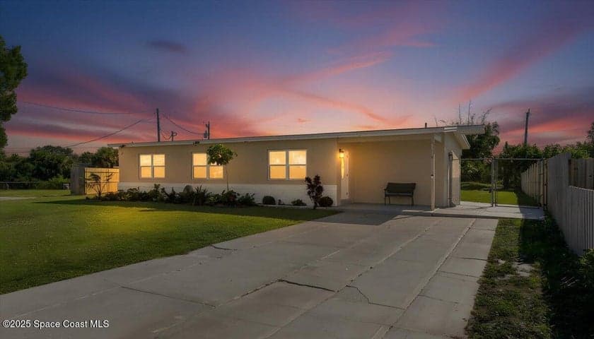 3074 Garden Terrace NE, Palm Bay, FL 32905