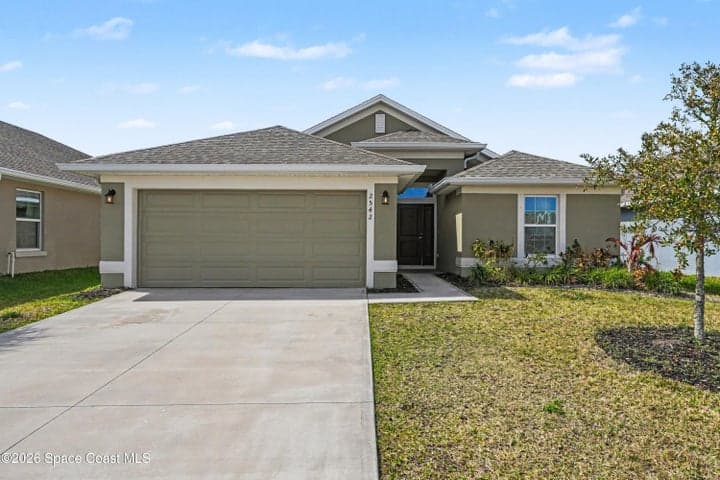 2542 Pinwherry Street NW, Palm Bay, FL 32907
