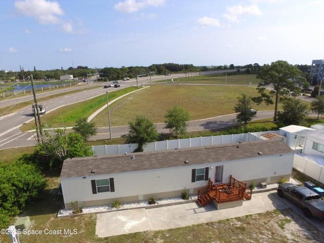 2501 Amberly Road NE, Palm Bay, FL 32905