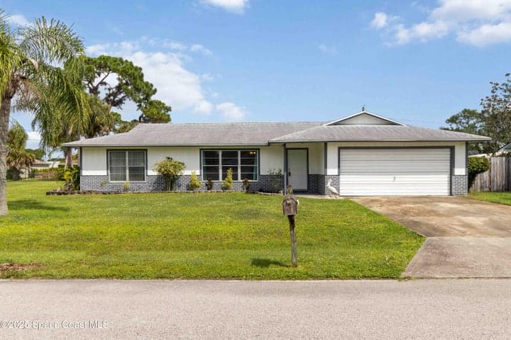 627 Binney Street NE, Palm Bay, FL 32907