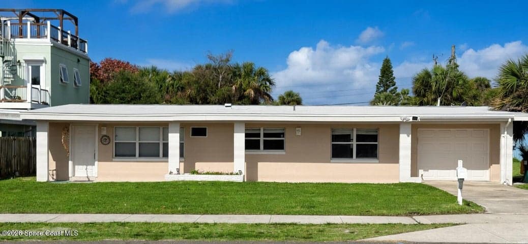910 S Orlando Avenue, Cocoa Beach, FL 32931