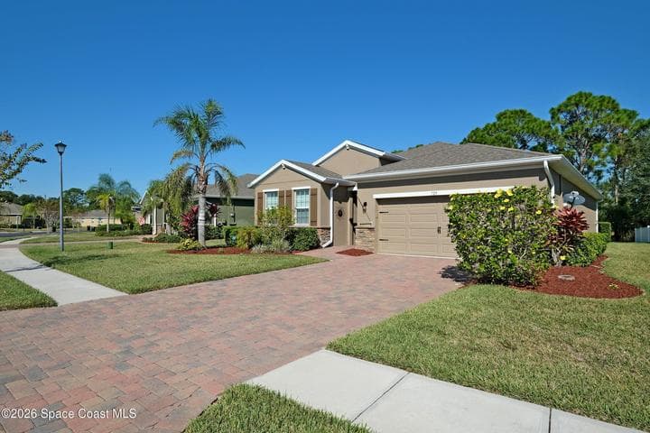 725 Remington Green Drive SE, Palm Bay, FL 32909