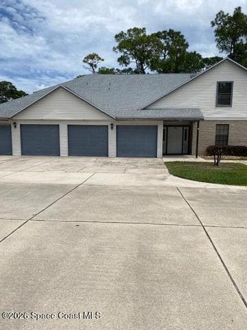 9045 S York Lane S 15e, West Melbourne, FL 32904