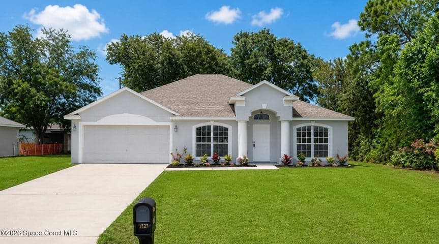 415 Oakmon Road SW, Palm Bay, FL 32908