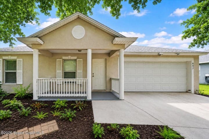 657 Floyd Street SE, Palm Bay, FL 32909