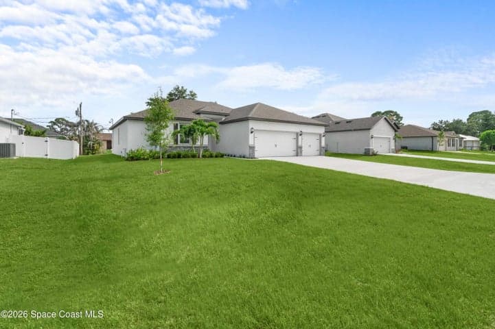 2102 De Groodt Road SW, Palm Bay, FL 32908