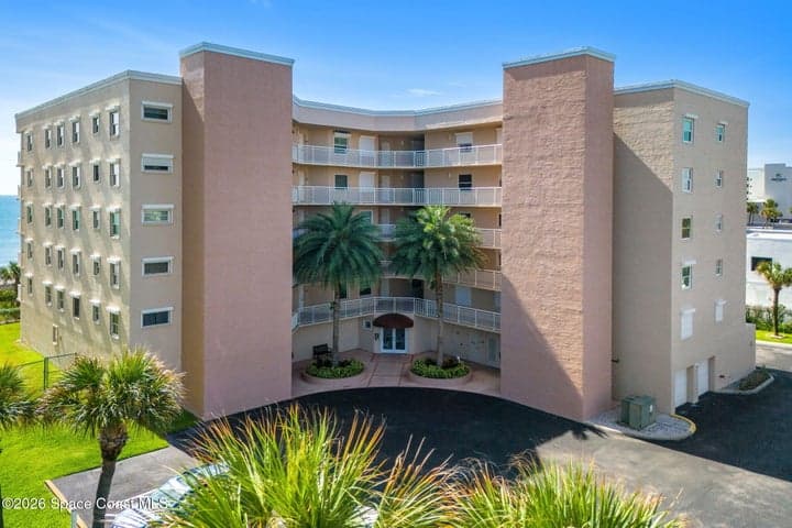 2805 N Highway A1a #203, Indialantic, FL 32903