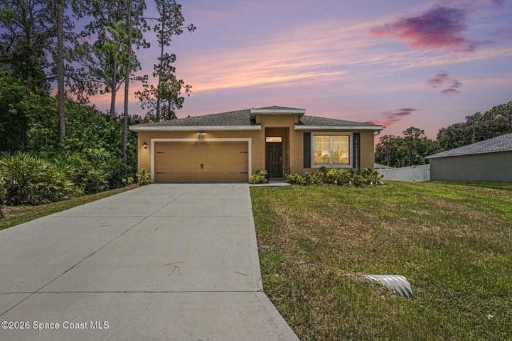 974 Sablon Street SE, Palm Bay, FL 32909