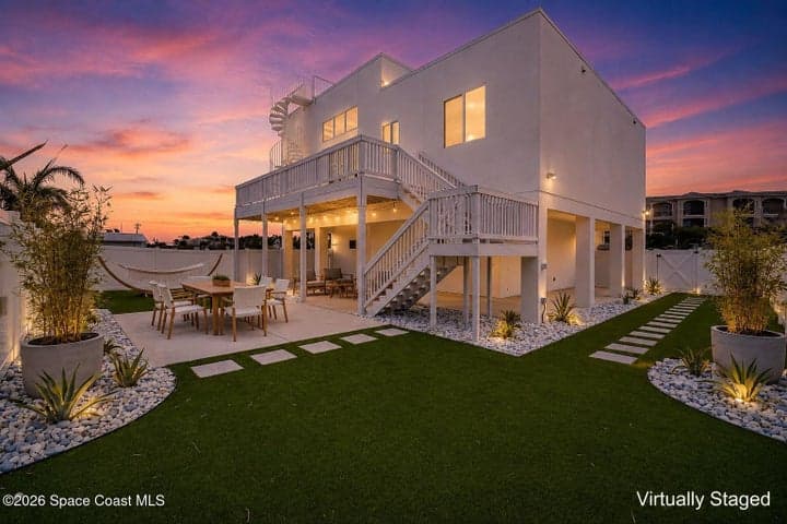 2031 S Orlando Avenue, Cocoa Beach, FL 32931